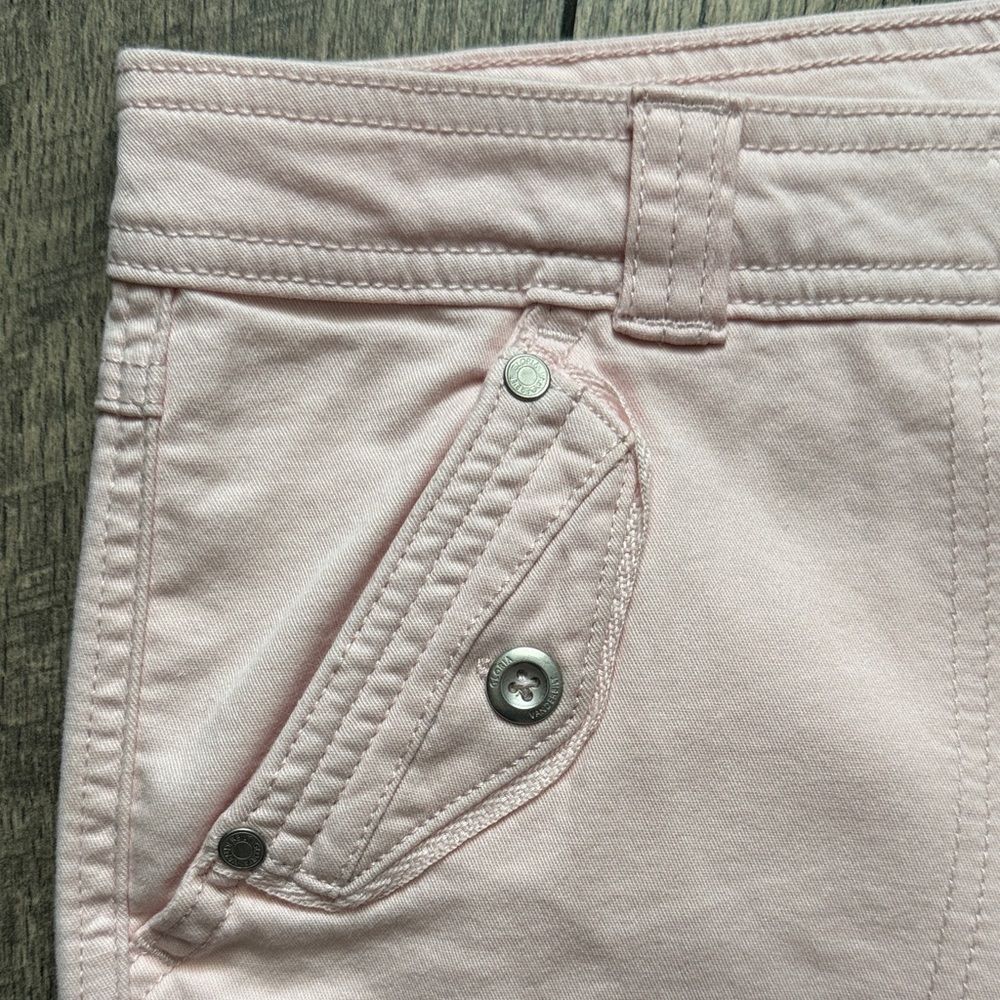 Gloria Vanderbilt Pale Pink Bermuda Shorts Size 16 - Picture 3 of 9